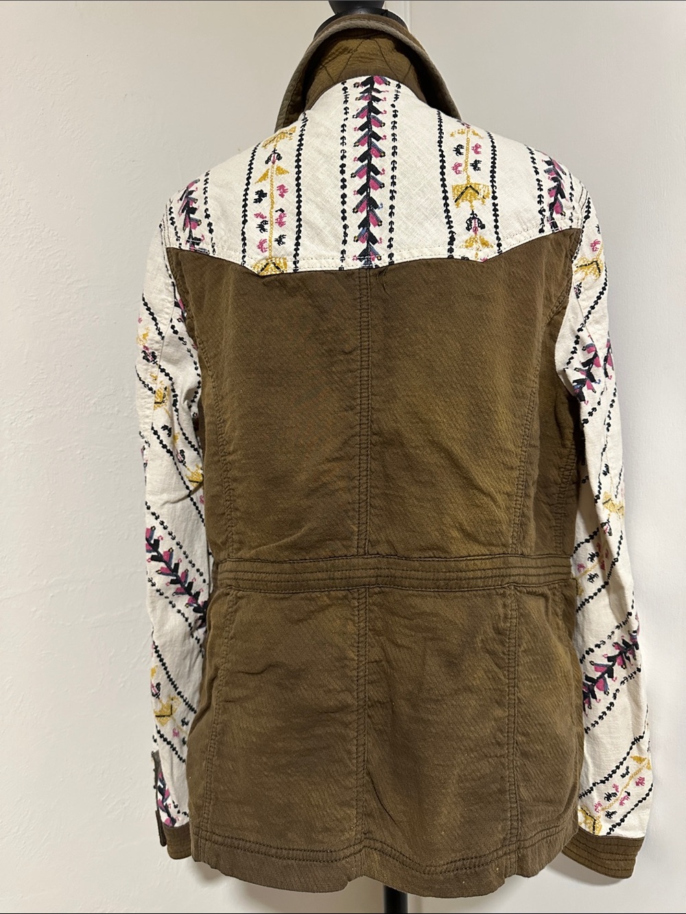 Excellent - Free People Small Embroidered
Boho Jacket - Picture 3 of 5
